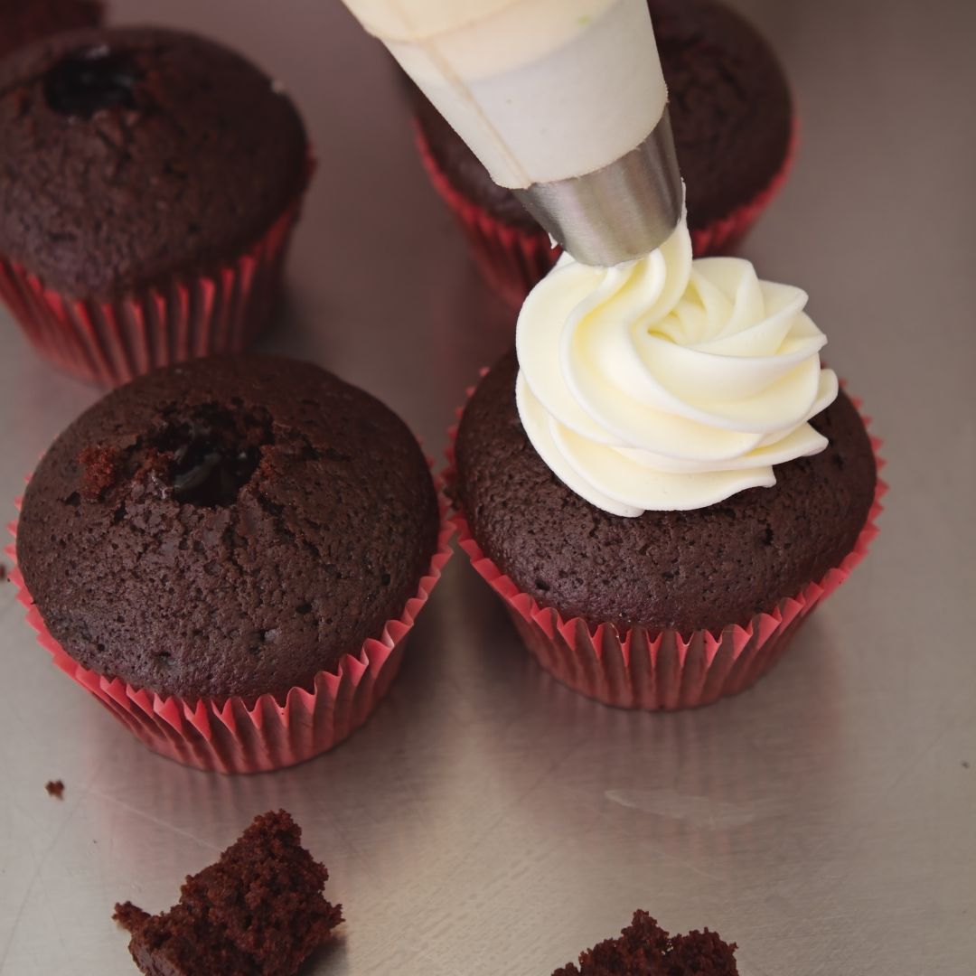 Vegan Icing Hacks 🌱✨ Tips from Secret Kiwi Kitchen's Lauren Lulu Taylor