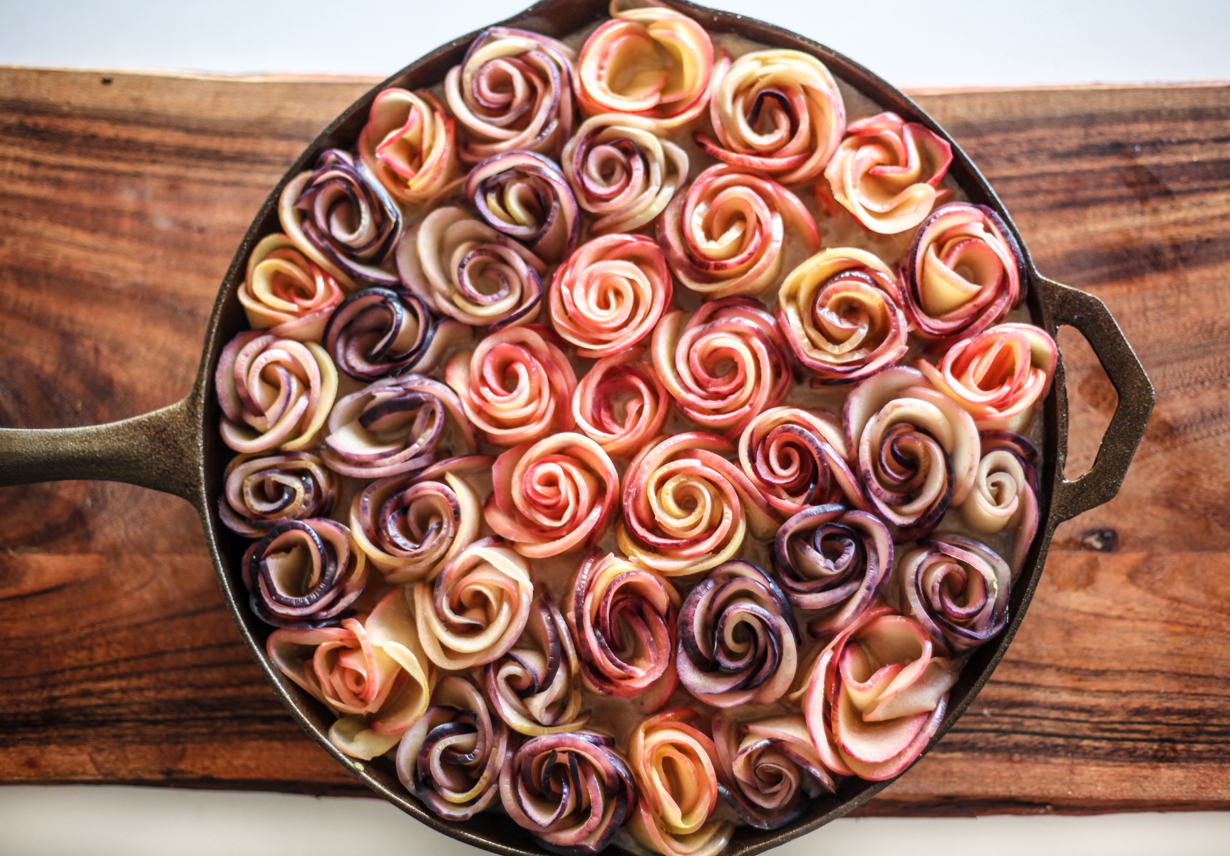 Caramel Apple Rosette Skillet Blondies