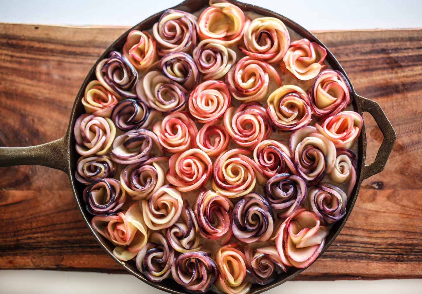 Caramel Apple Rosette Skillet Blondies 🌹 🍎 💛