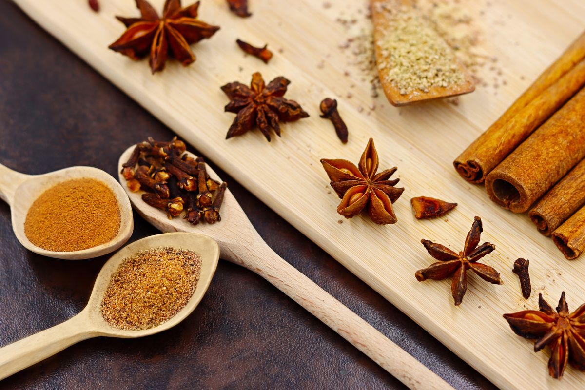 Chinese five spice with star anise